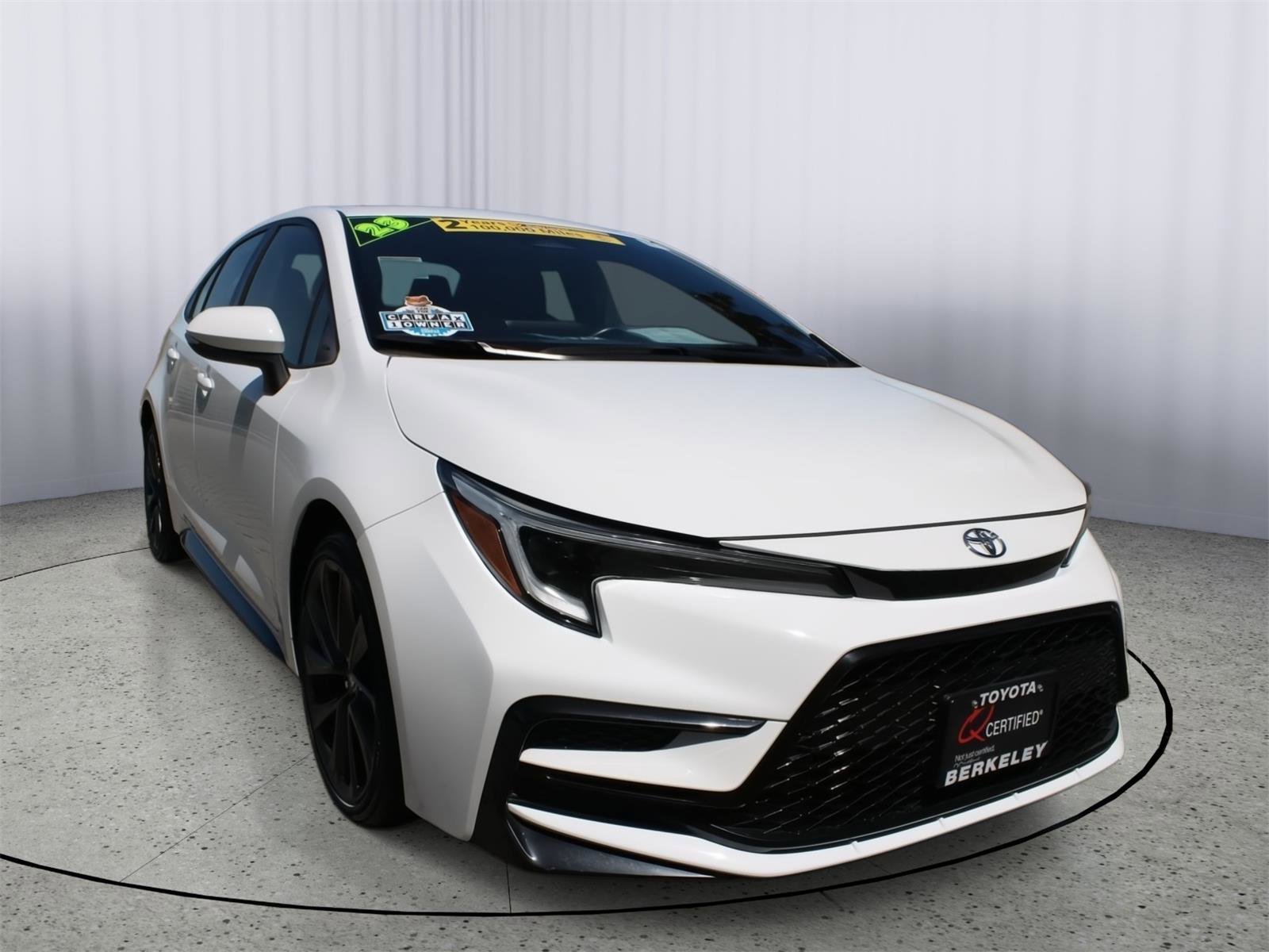 Used 2023 Toyota Corolla SE w/ SE Premium Package FWD image 1