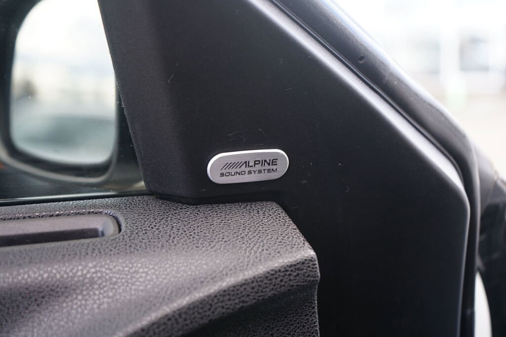 Used 2020 Dodge Charger Scat Pack w/ Navigation & Travel Group image 11