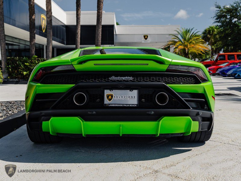 Used 2022 Lamborghini Huracan EVO RWD image 5
