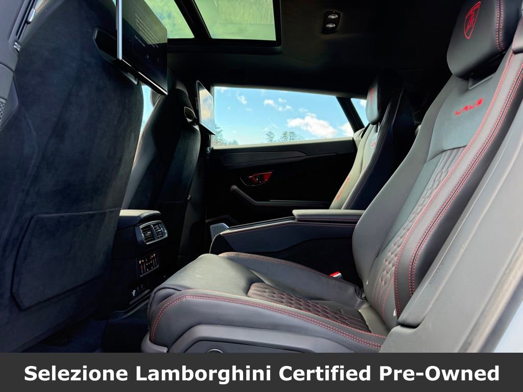 Used 2024 Lamborghini Urus Performante AWD/4WD image 40