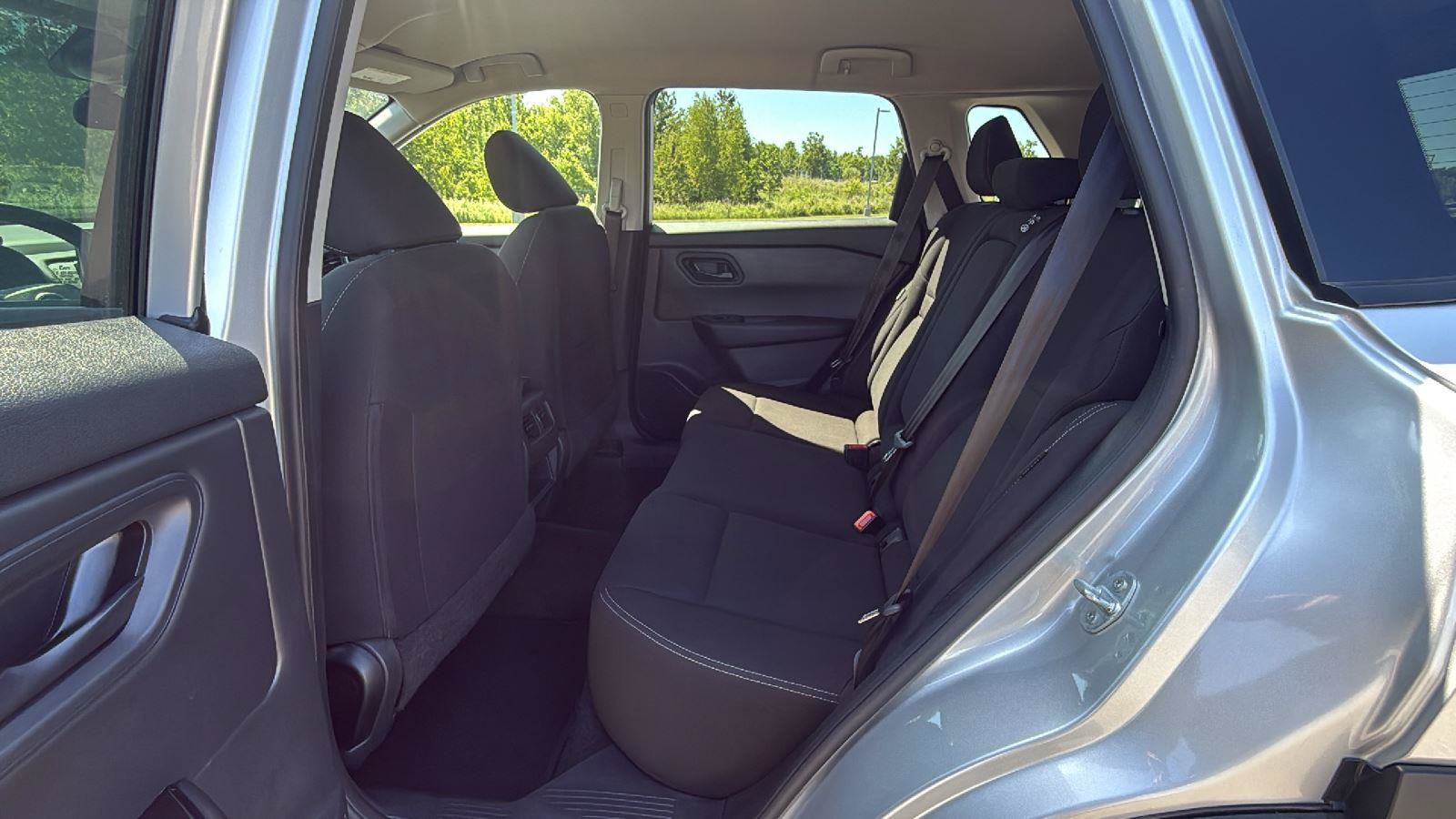 Used 2025 Nissan Rogue S AWD/4WD image 20