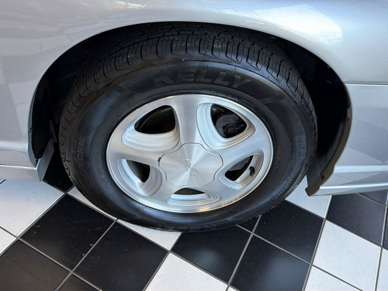 Used 2003 Chevrolet Monte Carlo SS w/ Mirror Group FWD image 13