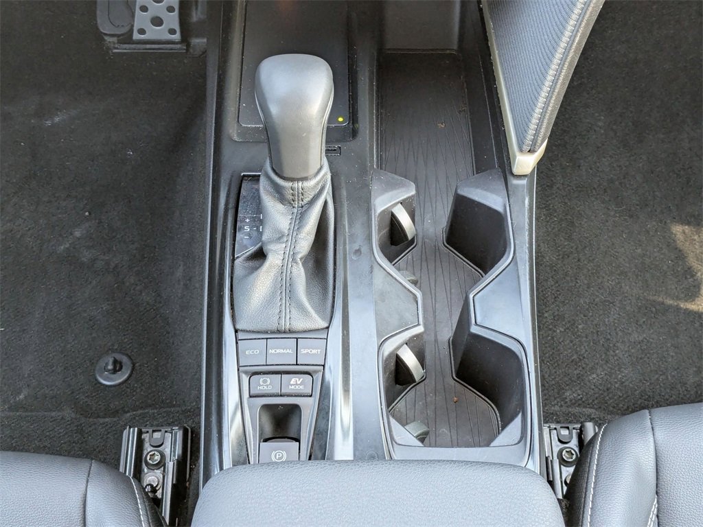 Used 2025 Toyota Camry SE image 26