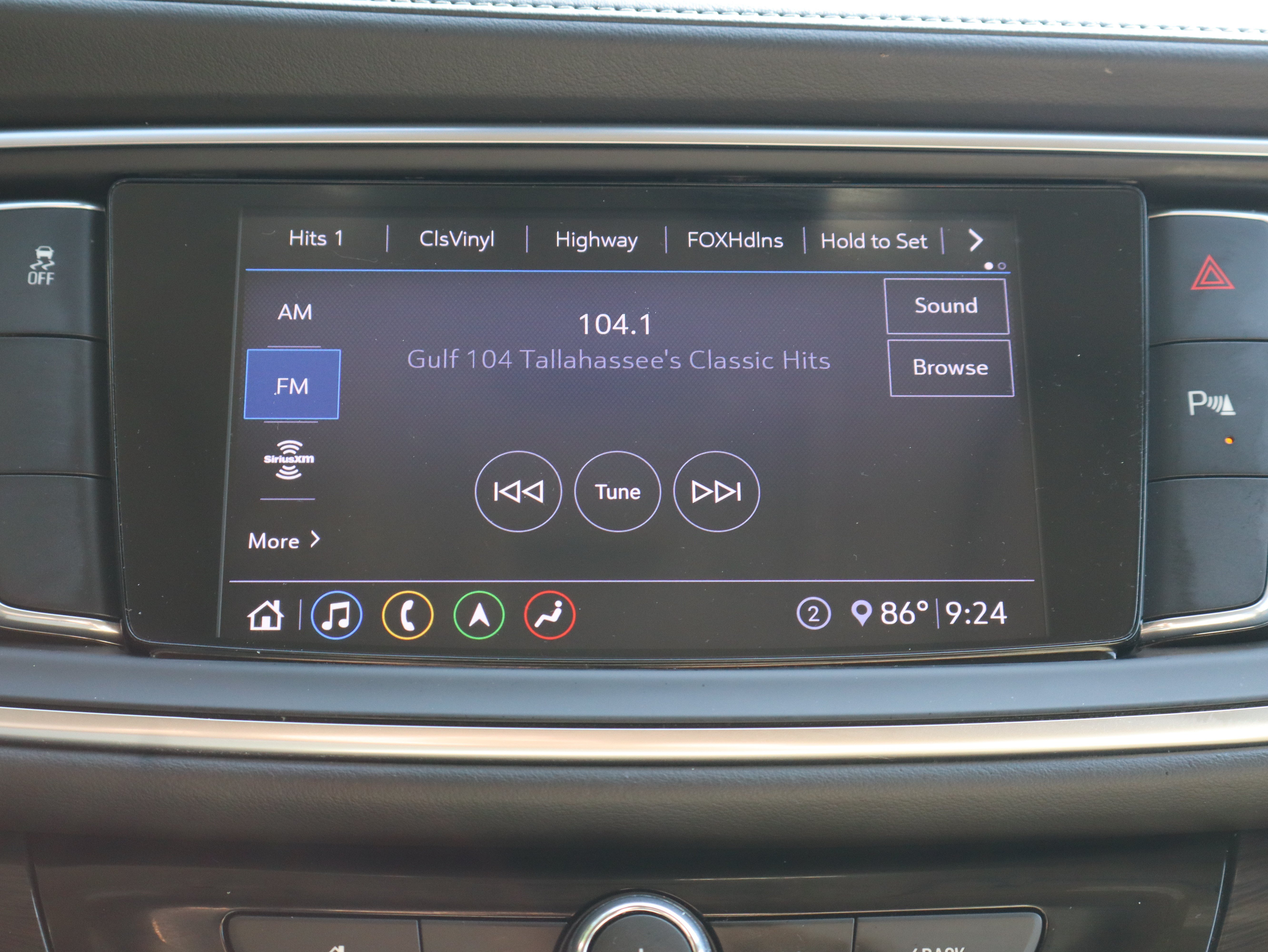 Used 2020 Buick Enclave Essence w/ Sound and Sites Package FWD image 37