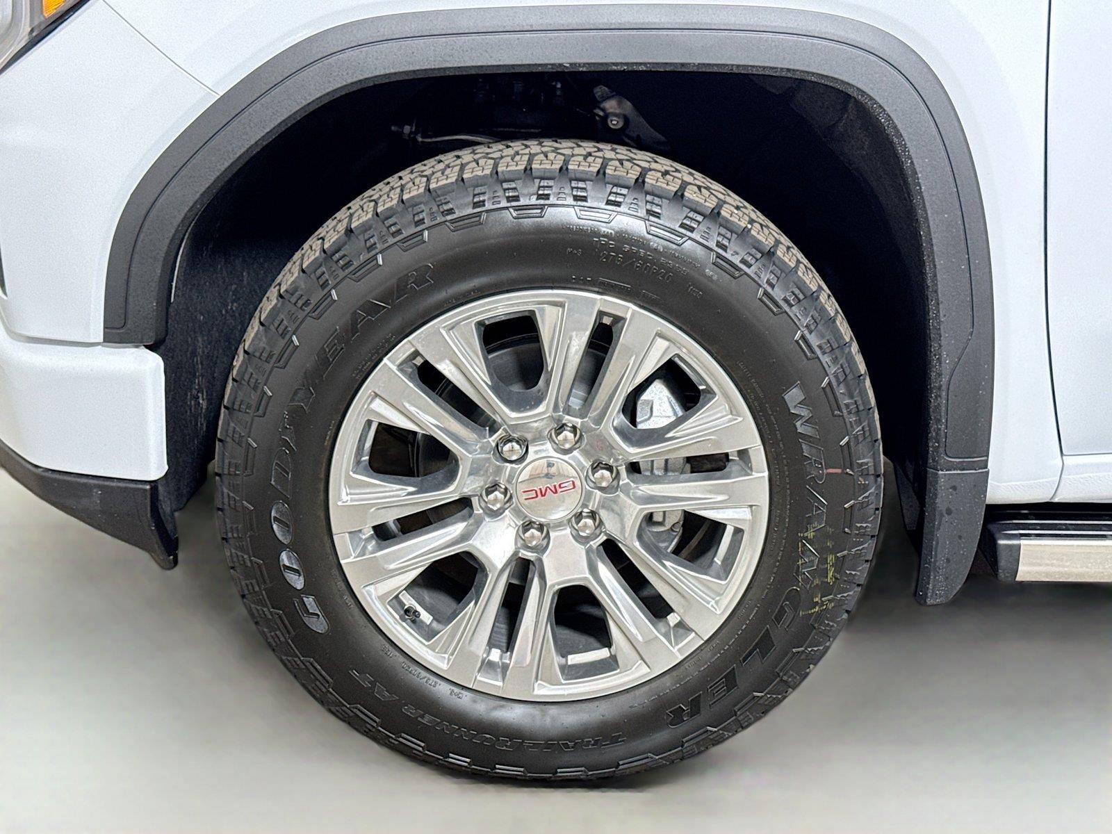 Used 2026 GMC Sierra 1500 Denali w/ Technology Package AWD/4WD image 19