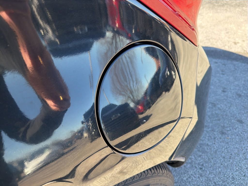 Used 2015 Nissan Versa Note SV FWD image 18