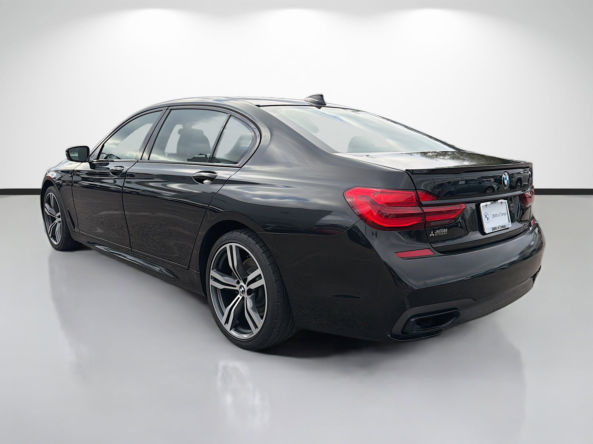 Used 2019 BMW 740i 740i w/ M Sport Package image 5