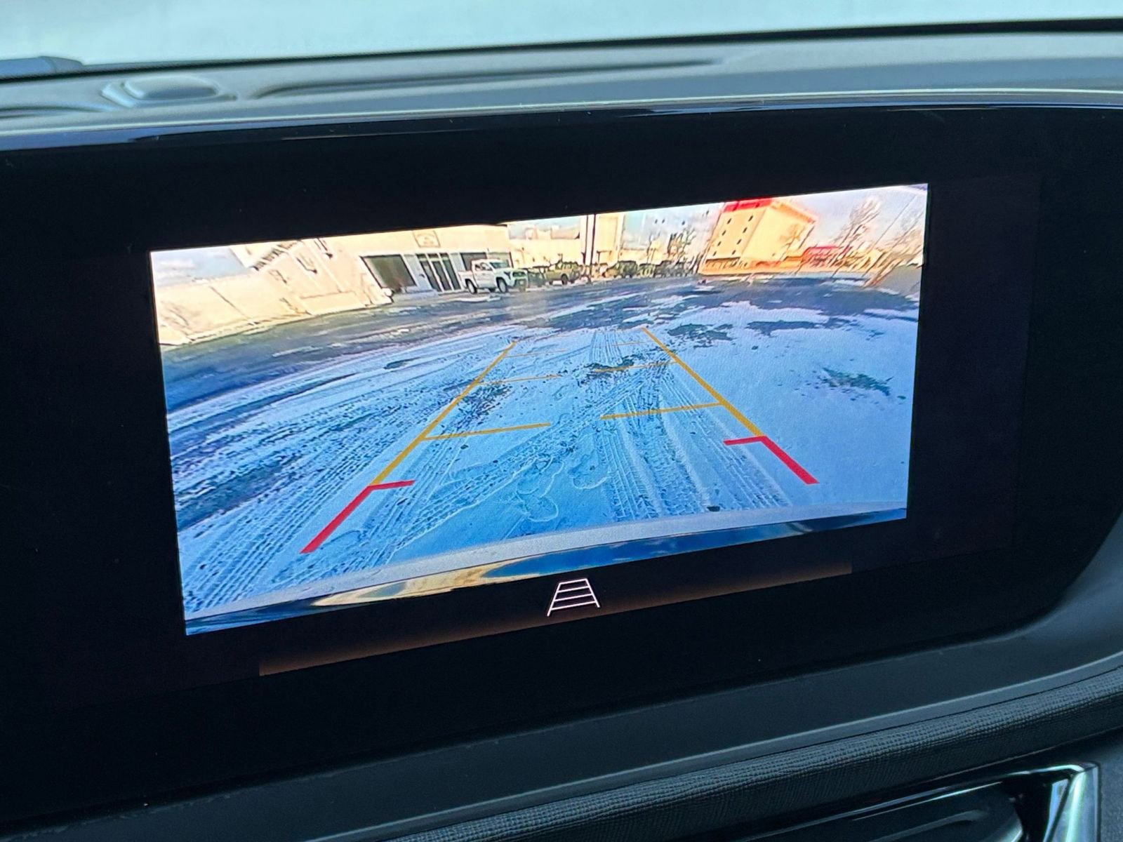 Used 2025 Buick Envista Sport Touring image 17