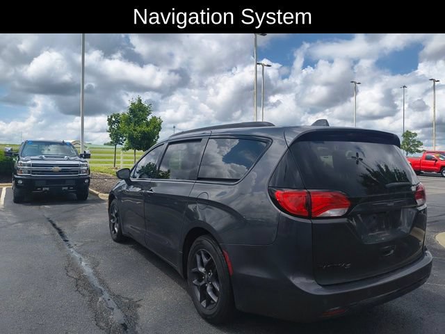 Used 2019 Chrysler Pacifica Touring-L Plus w/ S Appearance Package FWD image 5