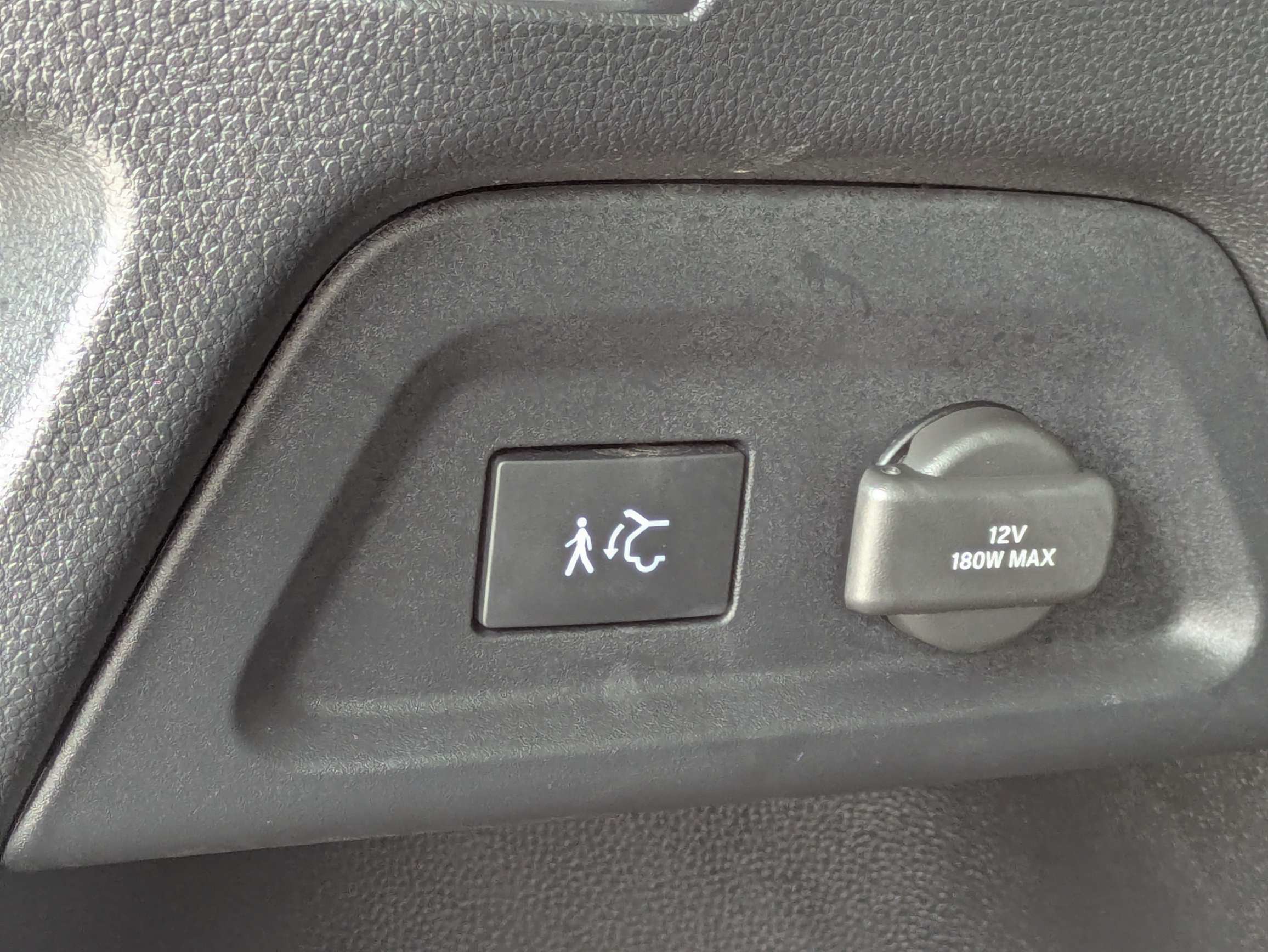 Used 2025 Honda Pilot Touring image 16