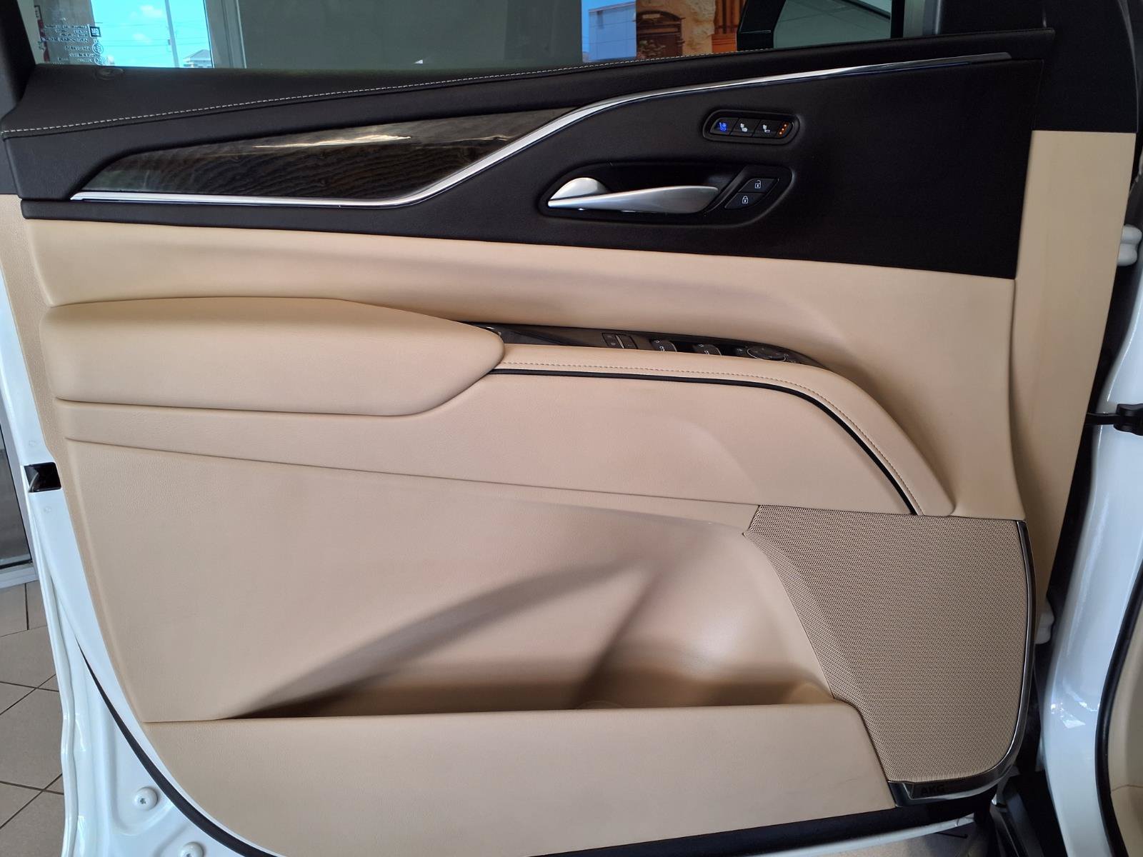 Certified 2024 Cadillac Escalade ESV Premium Luxury RWD image 23