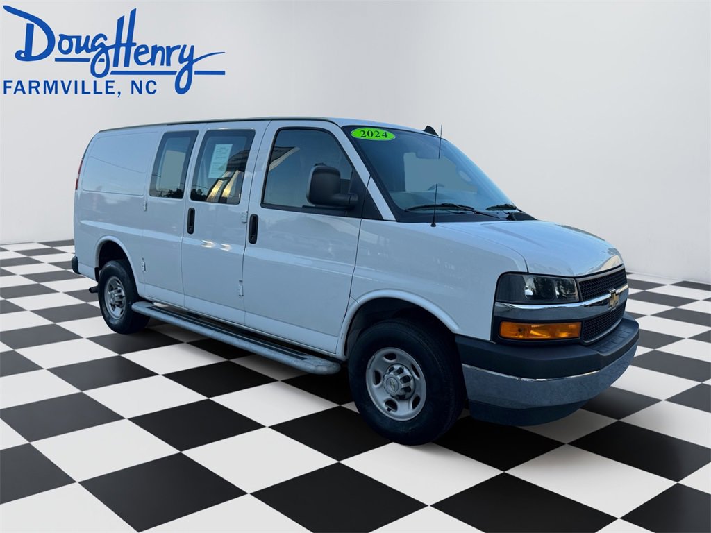 Used 2024 Chevrolet Express 2500 w/ Driver Convenience Package image 7