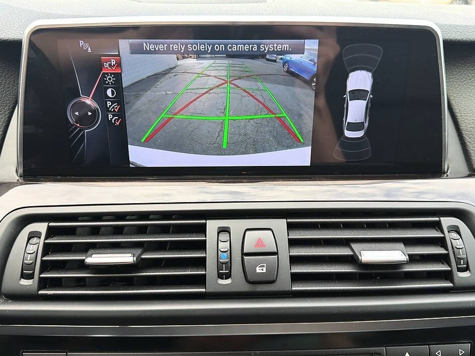 Used 2015 BMW 528i xDrive Sedan AWD/4WD image 12