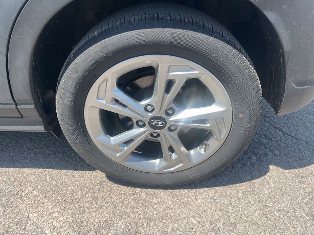 Certified 2023 Hyundai Kona SEL w/ Convenience Package AWD/4WD image 9