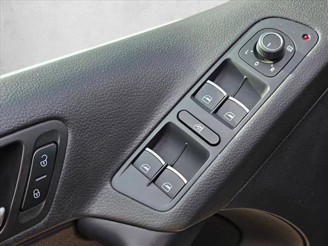 Used 2017 Volkswagen Tiguan Wolfsburg Edition image 18