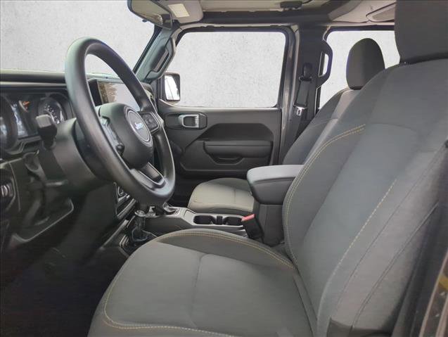 Used 2024 Jeep Gladiator Sport image 17