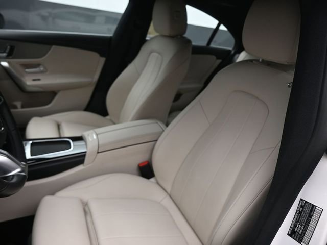 Used 2025 Mercedes-Benz CLA 250 4MATIC image 33