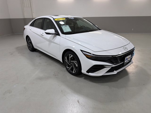 Used 2024 Hyundai Elantra Limited image 4