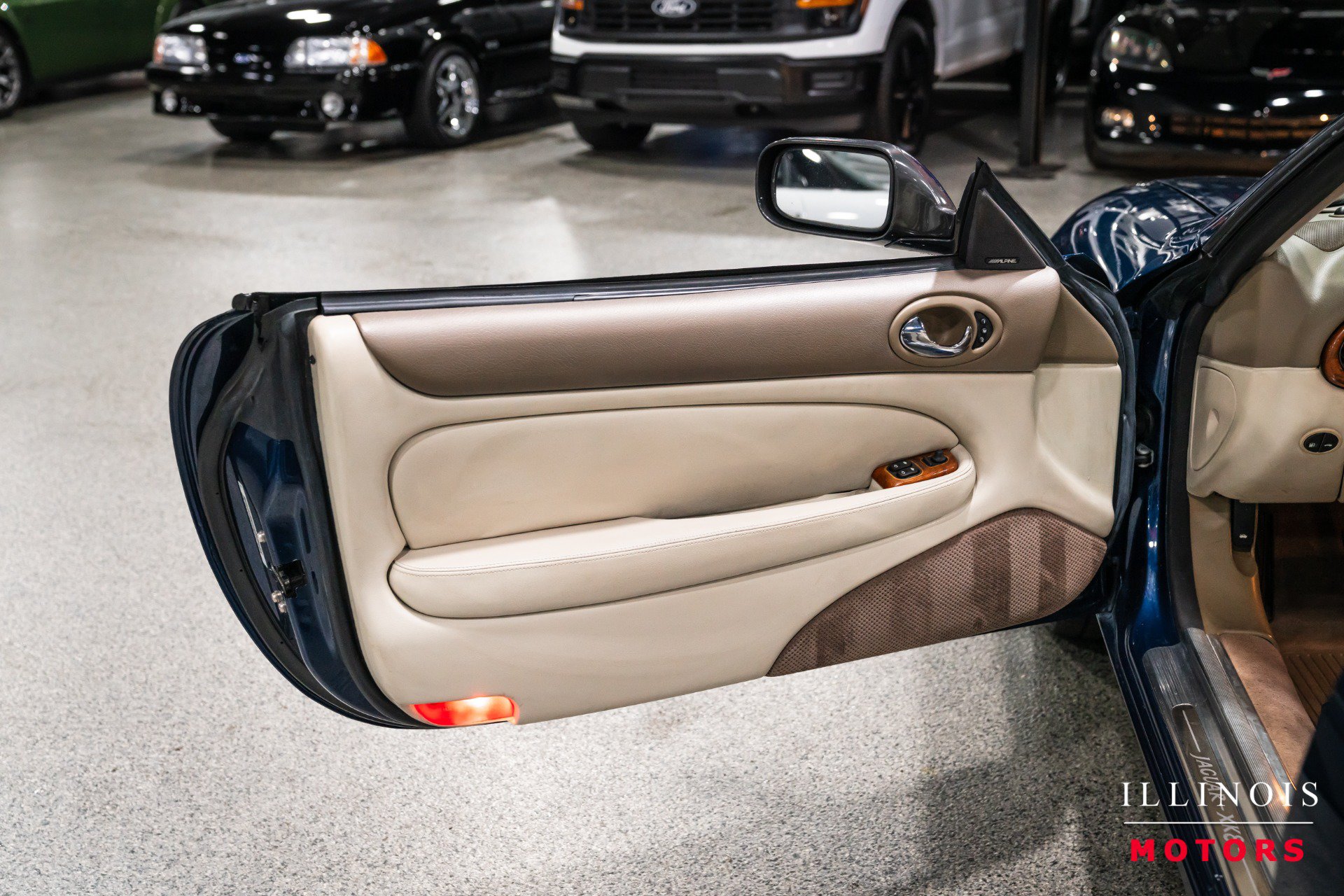 Used 2002 Jaguar XK8 Convertible RWD image 16