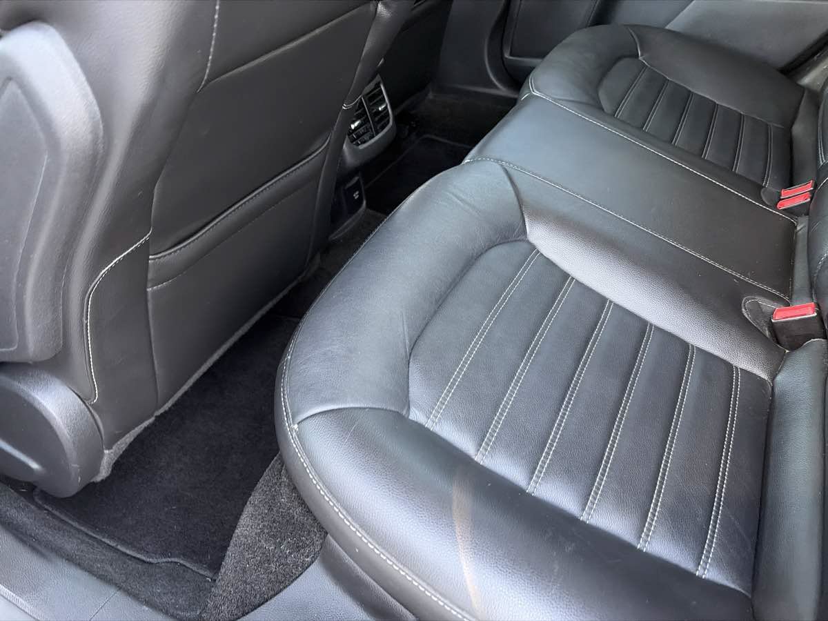 Used 2015 Ford Fusion SE w/ Equipment Group 502A FWD image 14