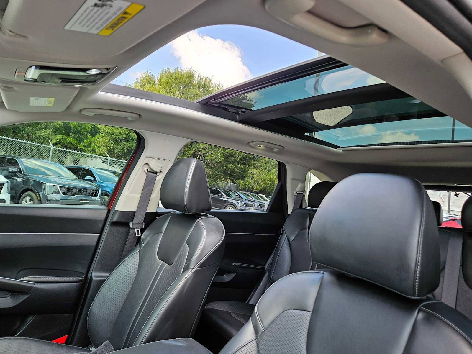Certified 2025 Kia Sorento S w/ Panoramic Sunroof Package image 14