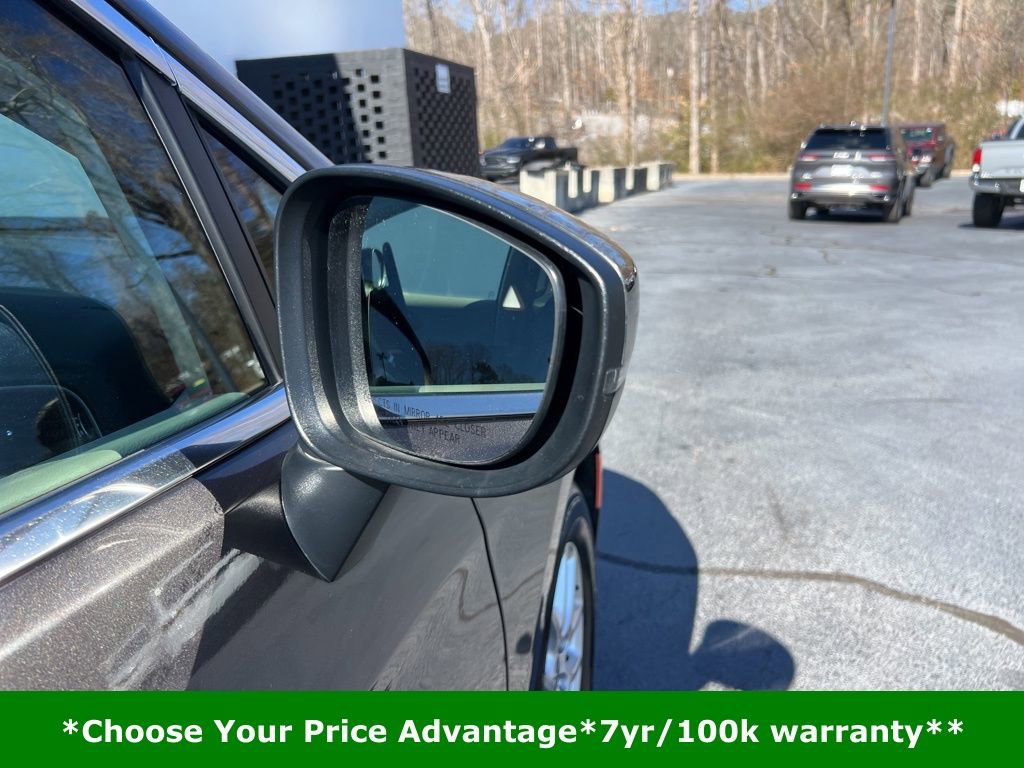 Certified 2023 Chrysler Pacifica Touring-L image 16