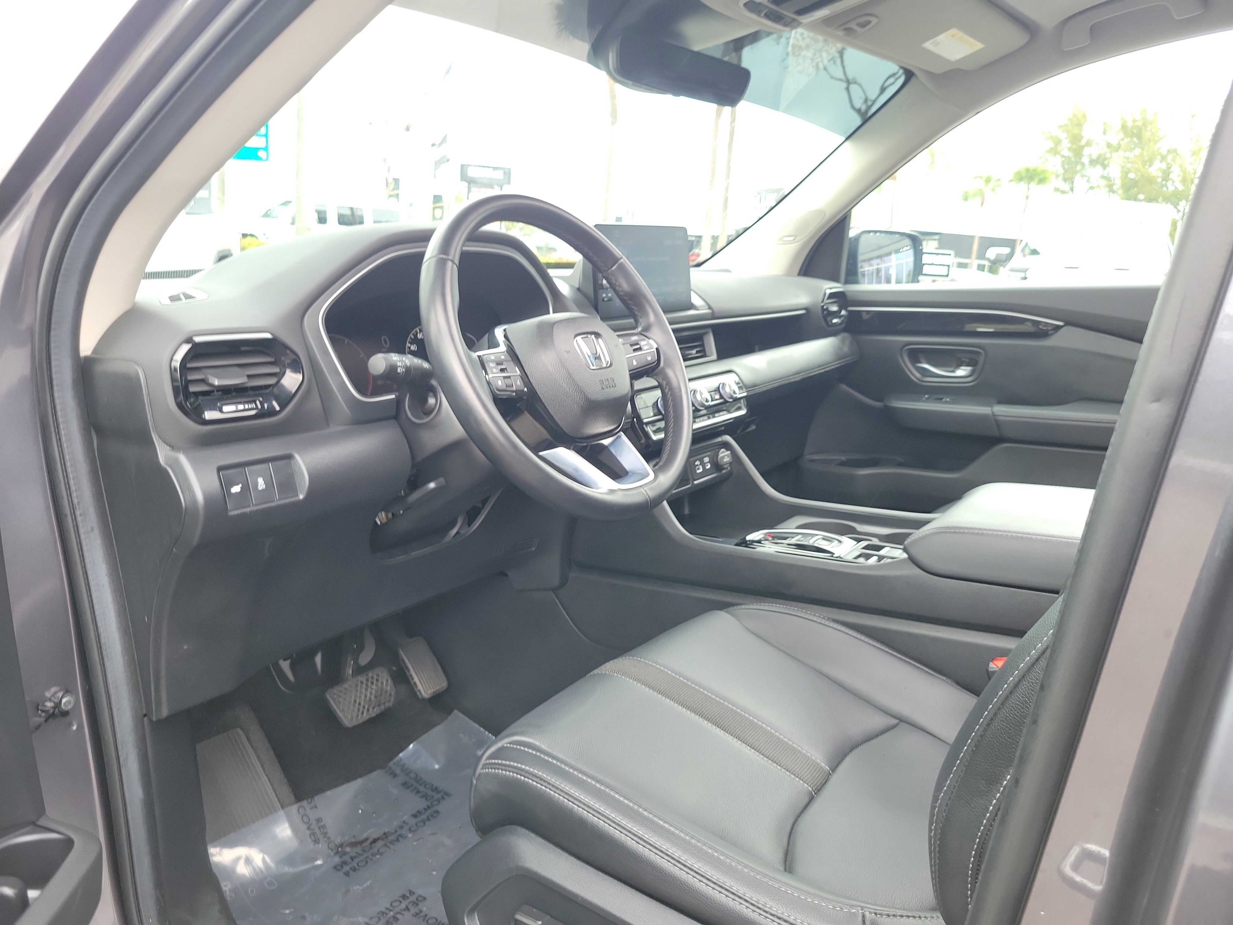 Used 2024 Honda Pilot Touring image 9