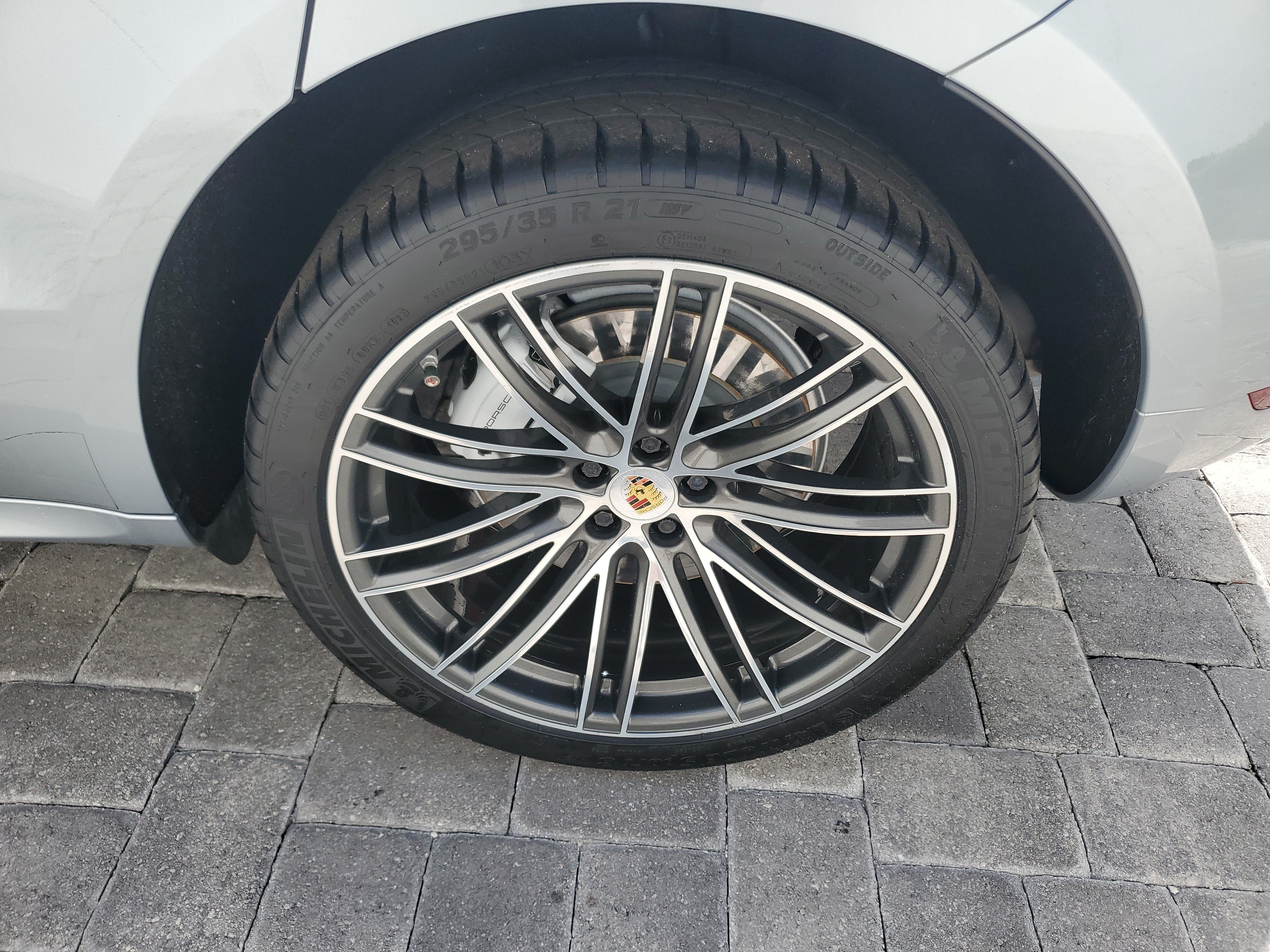 Used 2020 Porsche Macan Turbo AWD/4WD image 7