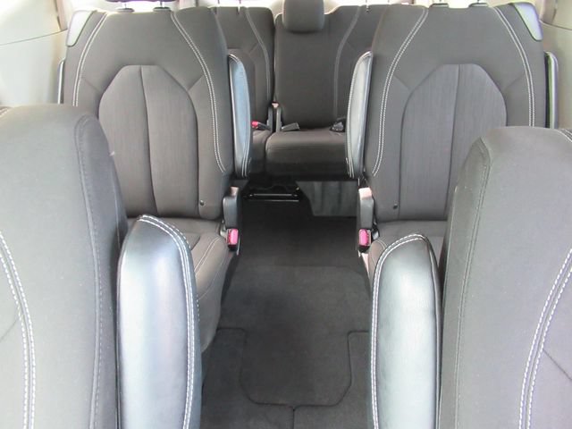 Certified 2023 Chrysler Voyager LX FWD image 33