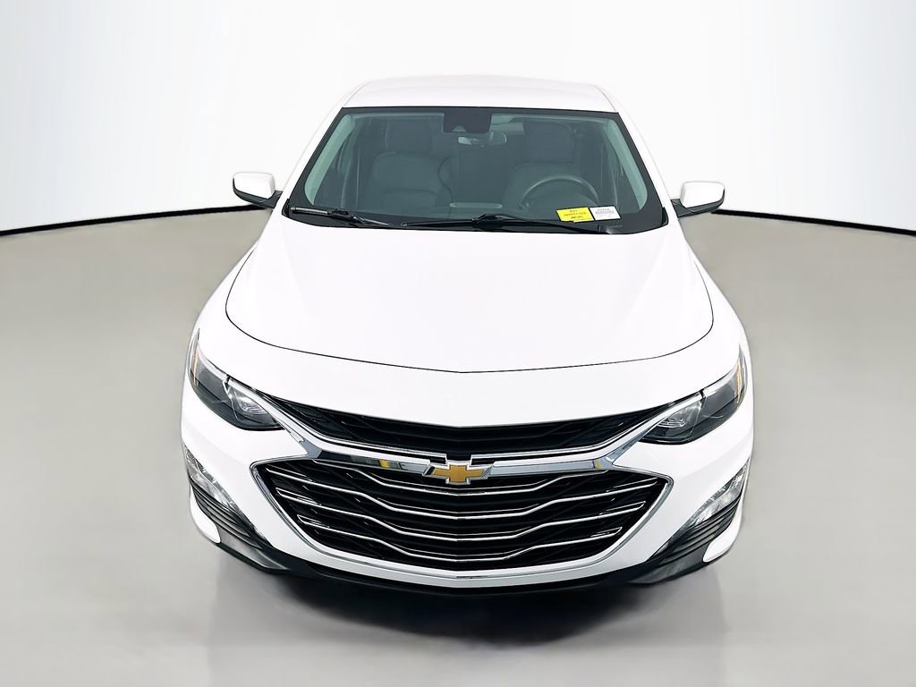 Used 2025 Chevrolet Malibu LT image 2