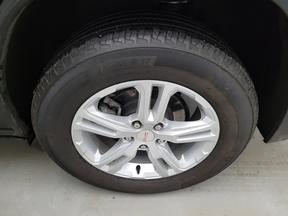 Used 2023 GMC Terrain SLE image 31