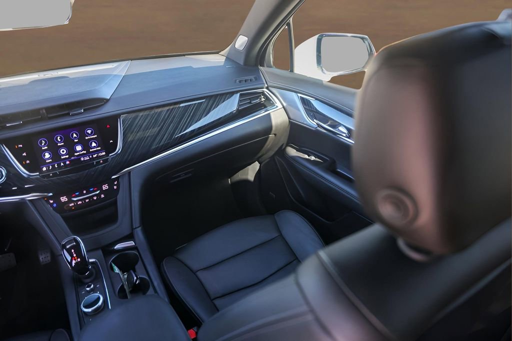 Certified 2023 Cadillac XT6 Premium Luxury w/ Technology Package image 31