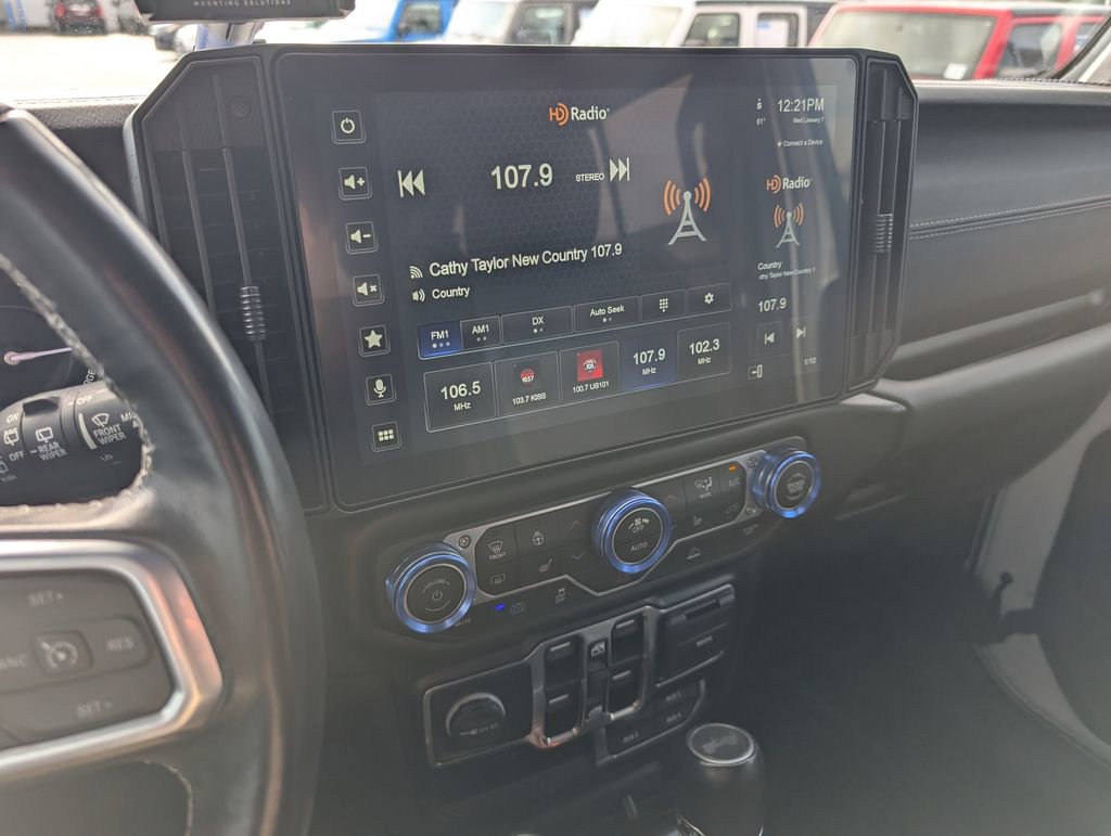 Used 2022 Jeep Wrangler Unlimited Sahara w/ Cold Weather Group image 18