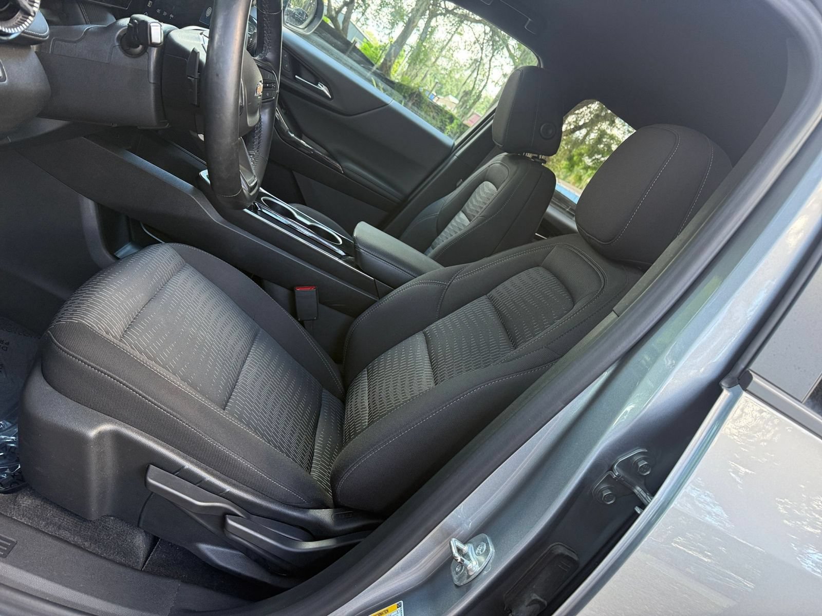 Used 2025 Chevrolet Equinox LT FWD image 24
