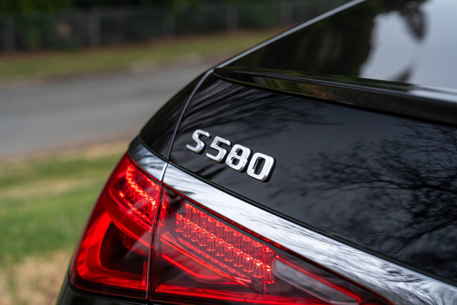 Used 2025 Mercedes-Benz S 580 4MATIC Sedan image 12