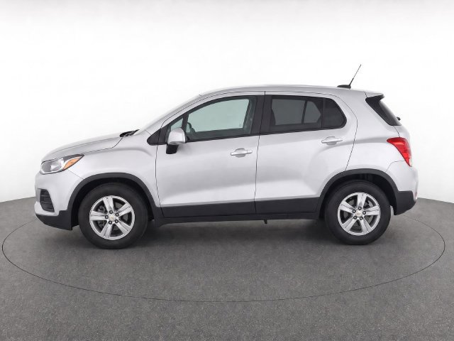 Used 2021 Chevrolet Trax LS w/ Tint and Cruise Package AWD/4WD image 7