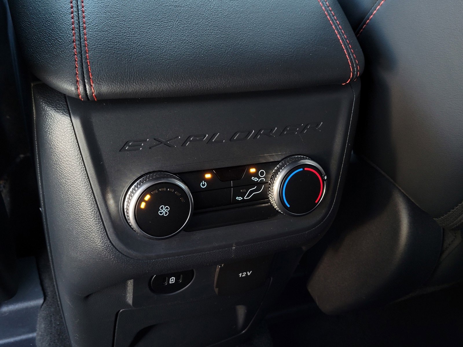 Used 2025 Ford Explorer ST-Line image 14