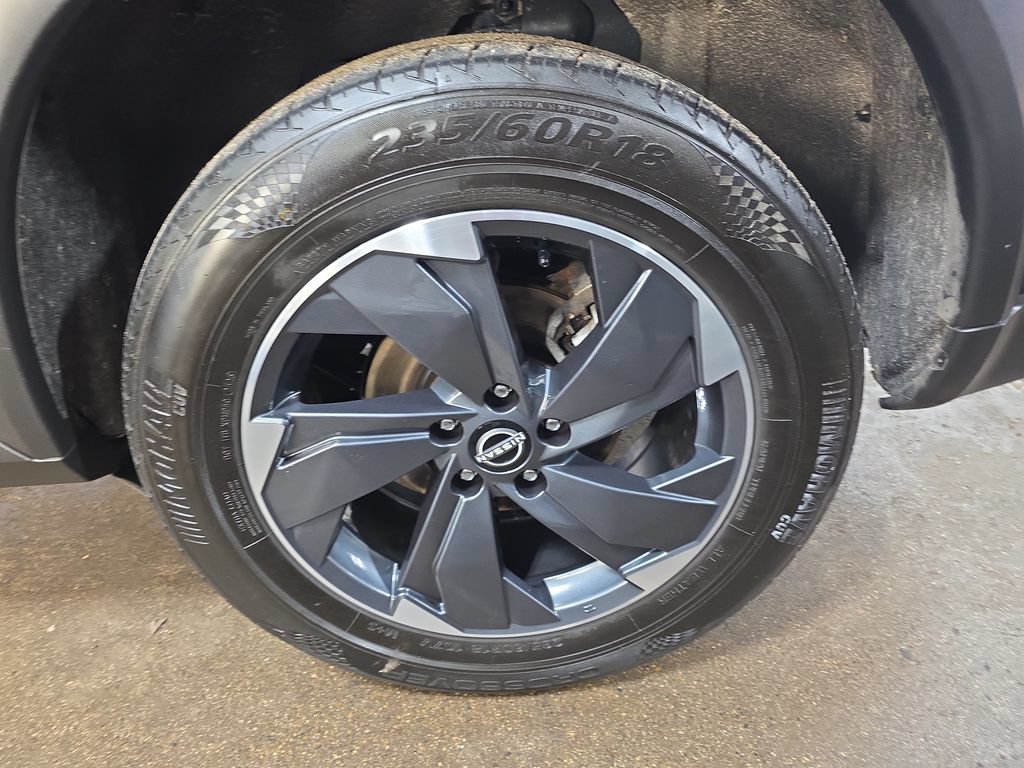 Used 2024 Nissan Rogue SV AWD/4WD image 31