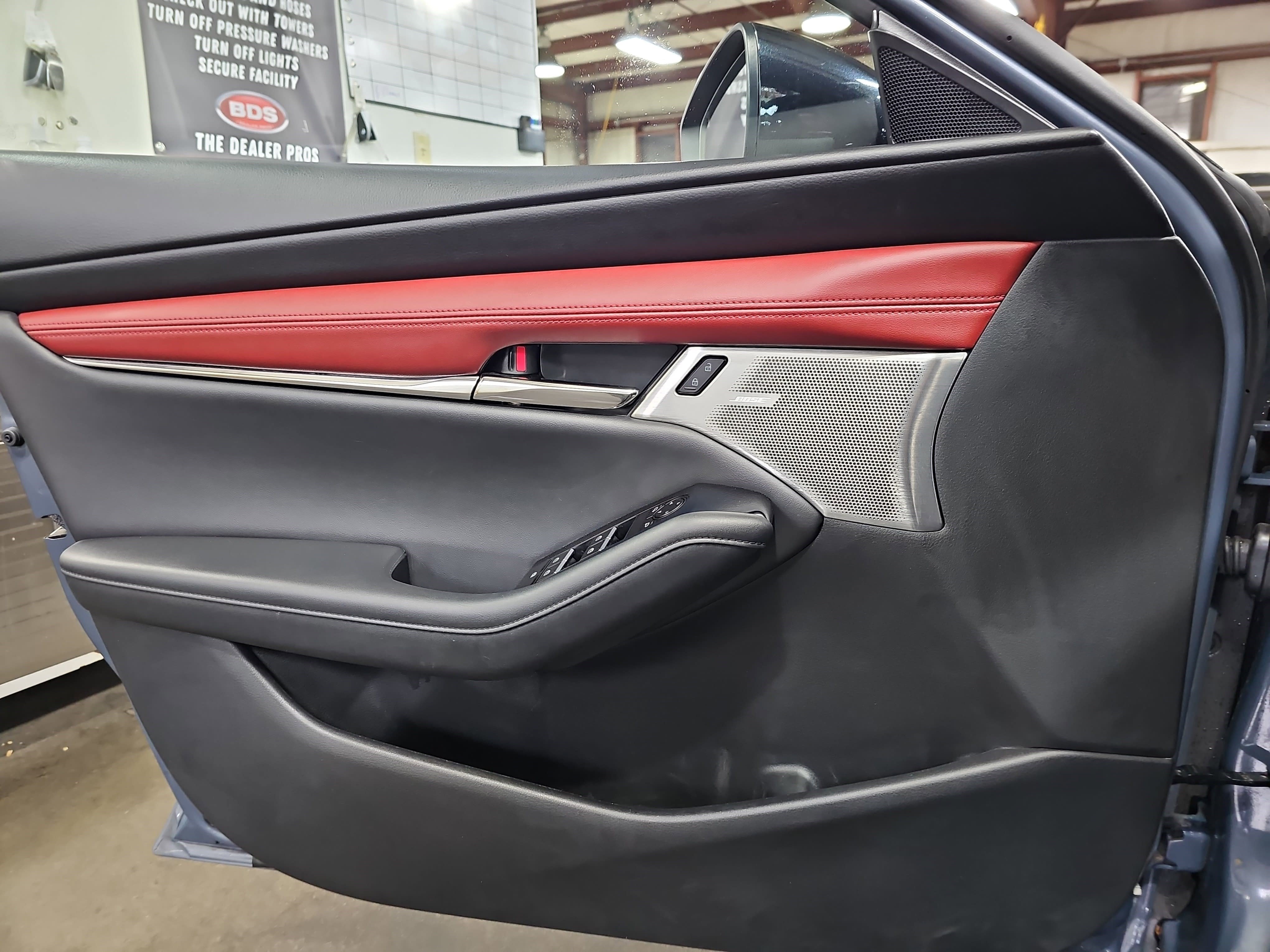 Used 2021 MAZDA MAZDA3 Hatchback w/Premium Plus Pkg image 28