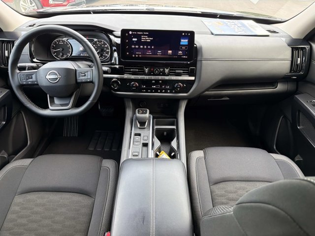 Used 2026 Nissan Pathfinder SV FWD image 22