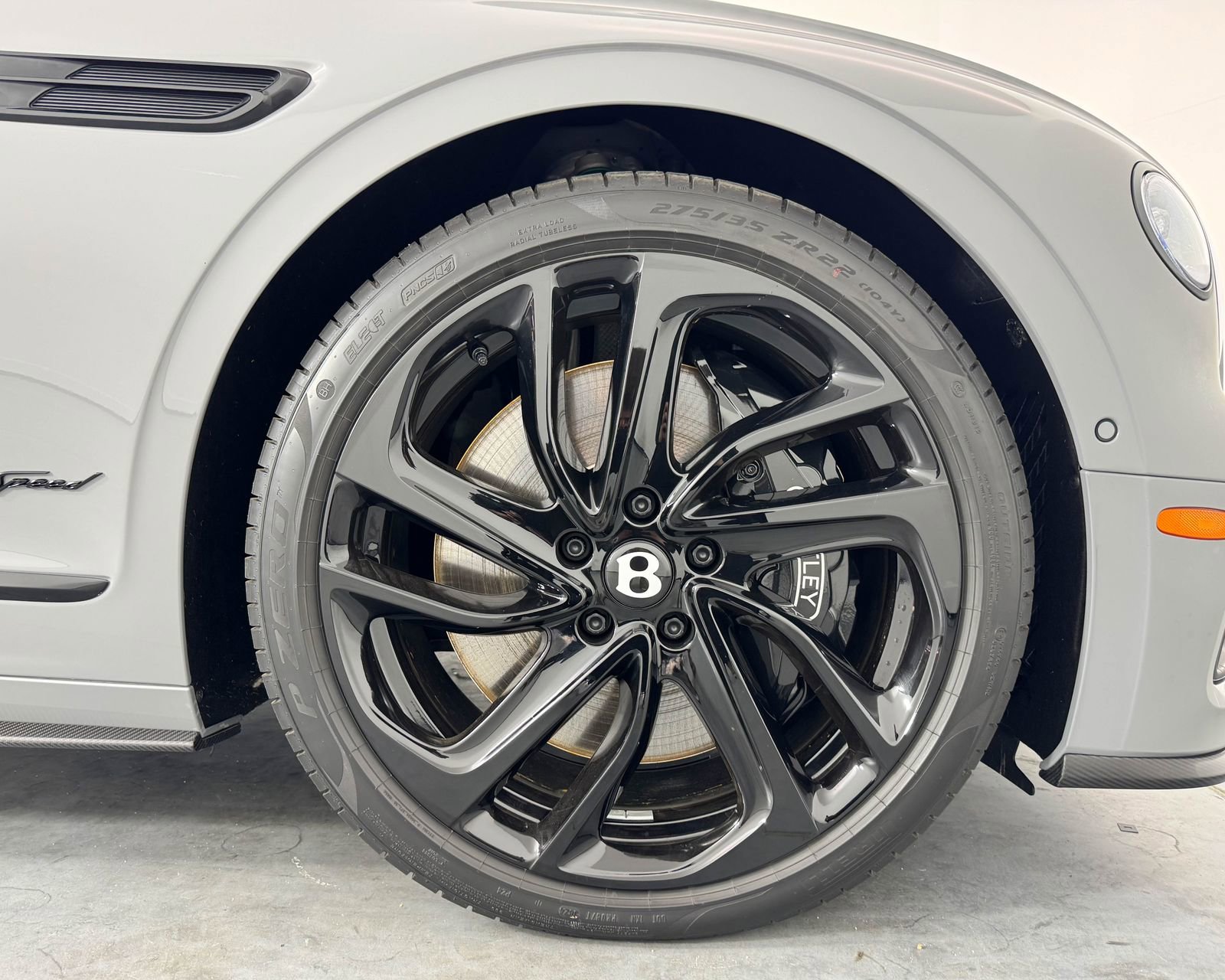 New 2025 Bentley Flying Spur Plug-In Hybrid image 6