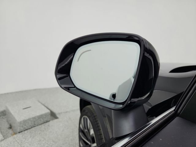 New 2026 Volvo XC90 T8 Plus w/ Protection Package Premier image 19