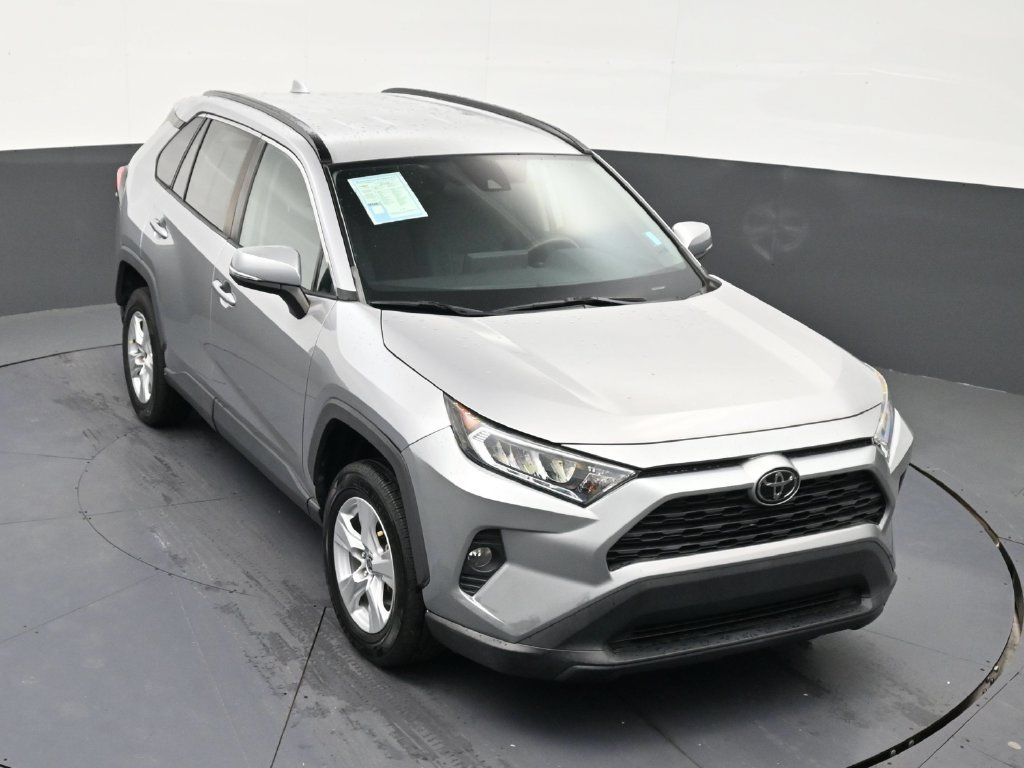 Used 2021 Toyota RAV4 XLE w/ Convenience Package FWD image 17