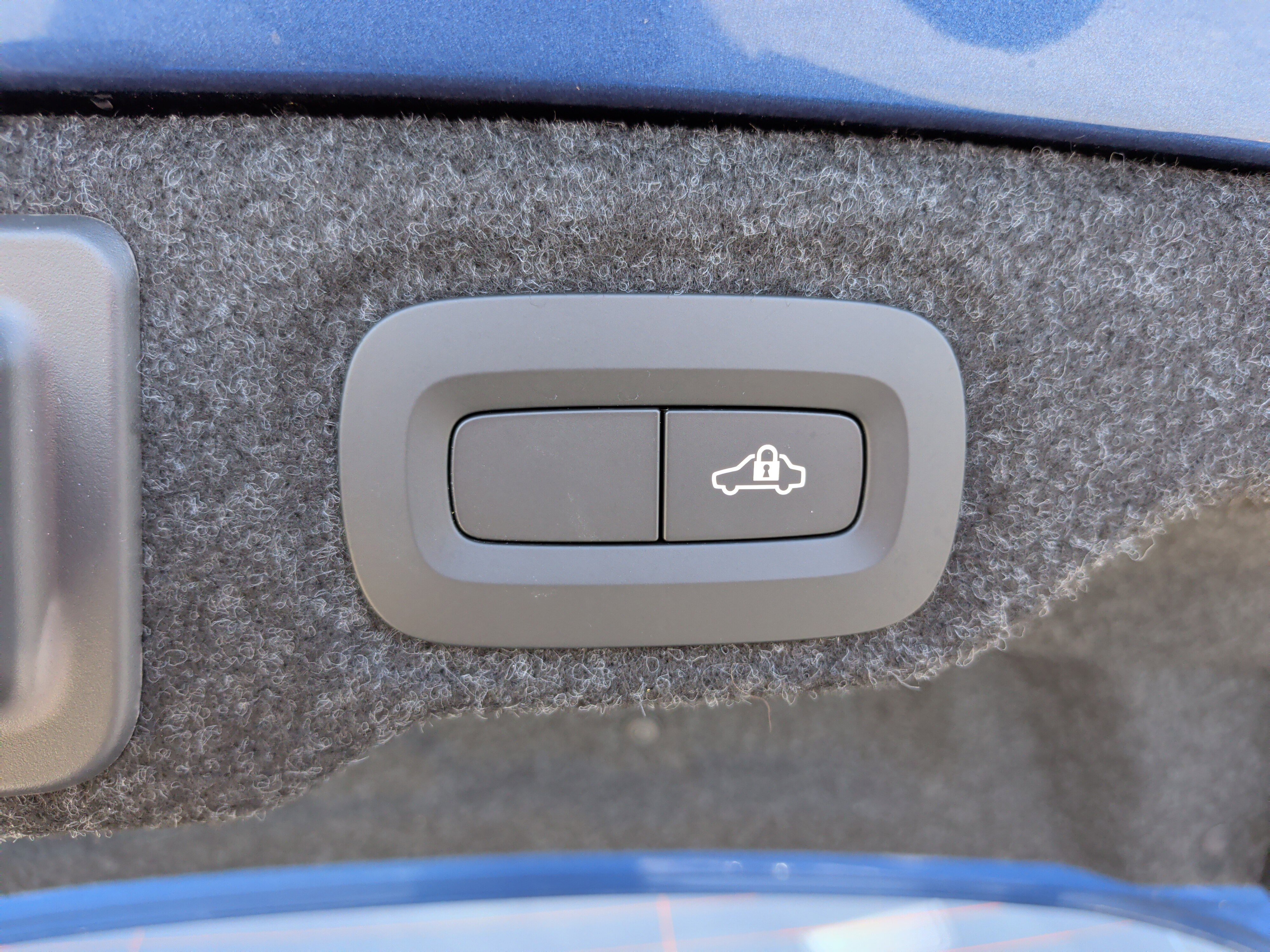 Used 2021 Volvo S60 T5 R-Design image 40