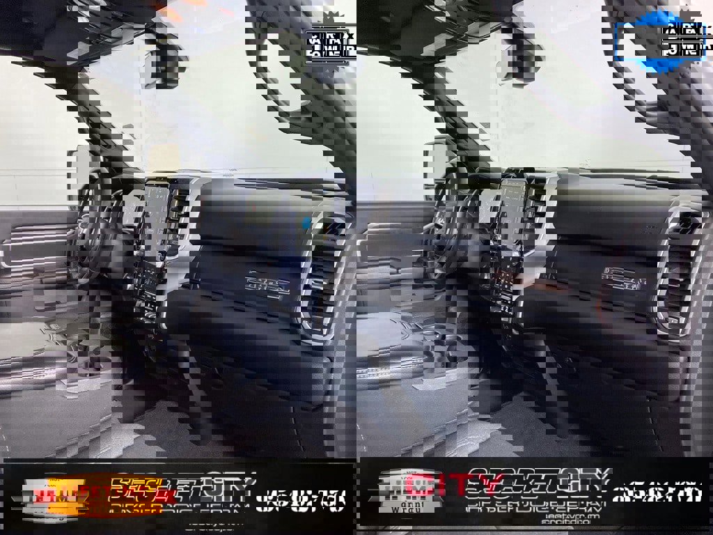 Used 2024 RAM 2500 Big Horn w/ Sport Appearance Package image 31