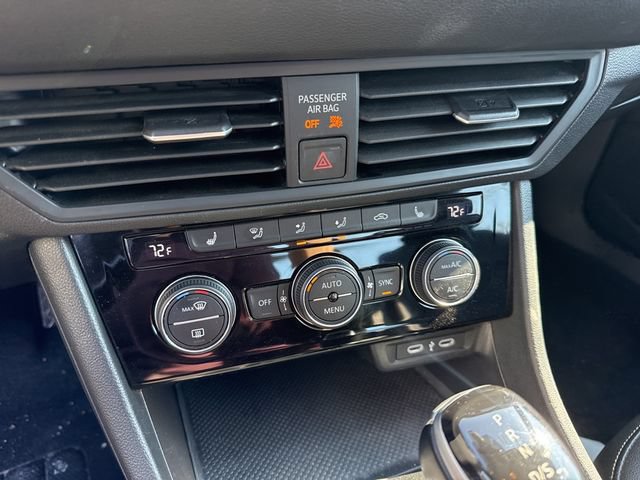Used 2024 Volkswagen Jetta SE FWD image 29