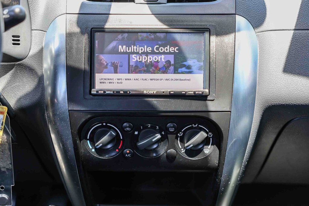 Used 2010 Suzuki SX4 LE FWD image 3