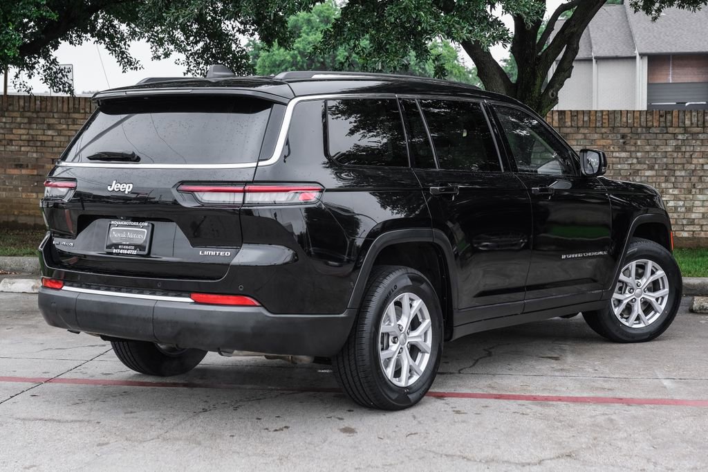 Used 2022 Jeep Grand Cherokee L Limited AWD/4WD image 16