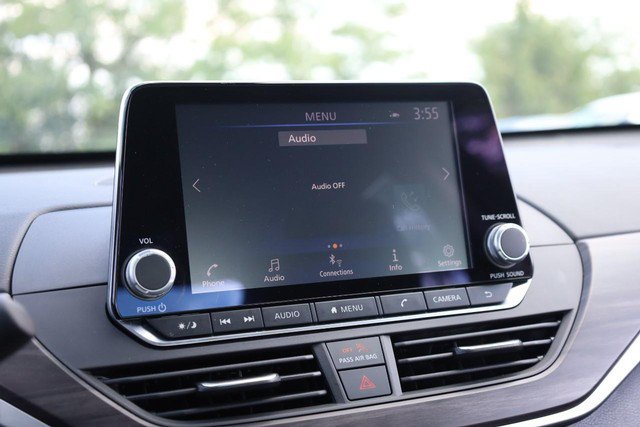 Certified 2025 Nissan Altima 2.5 SV FWD image 11