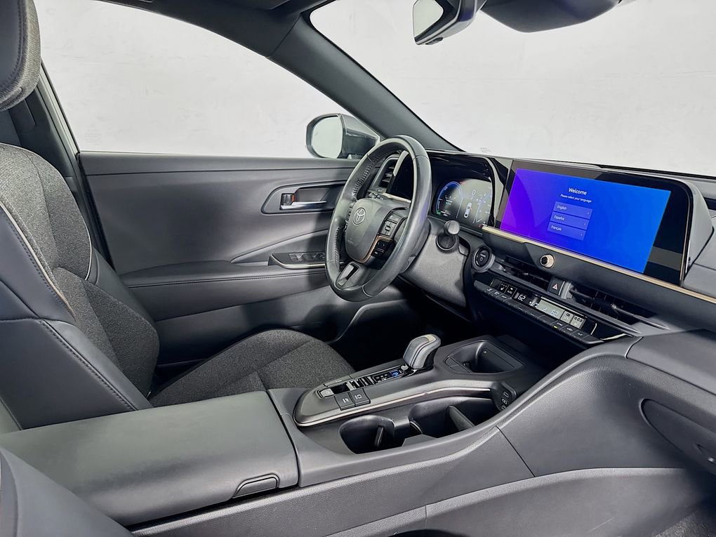 Used 2023 Toyota Crown XLE image 34